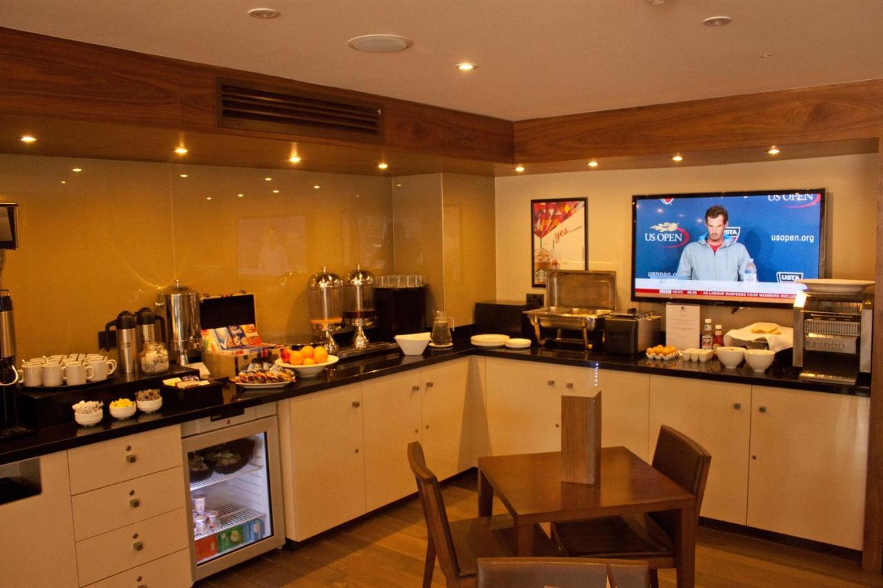 Best Western Pontypool Metro Hotel Екстериор снимка