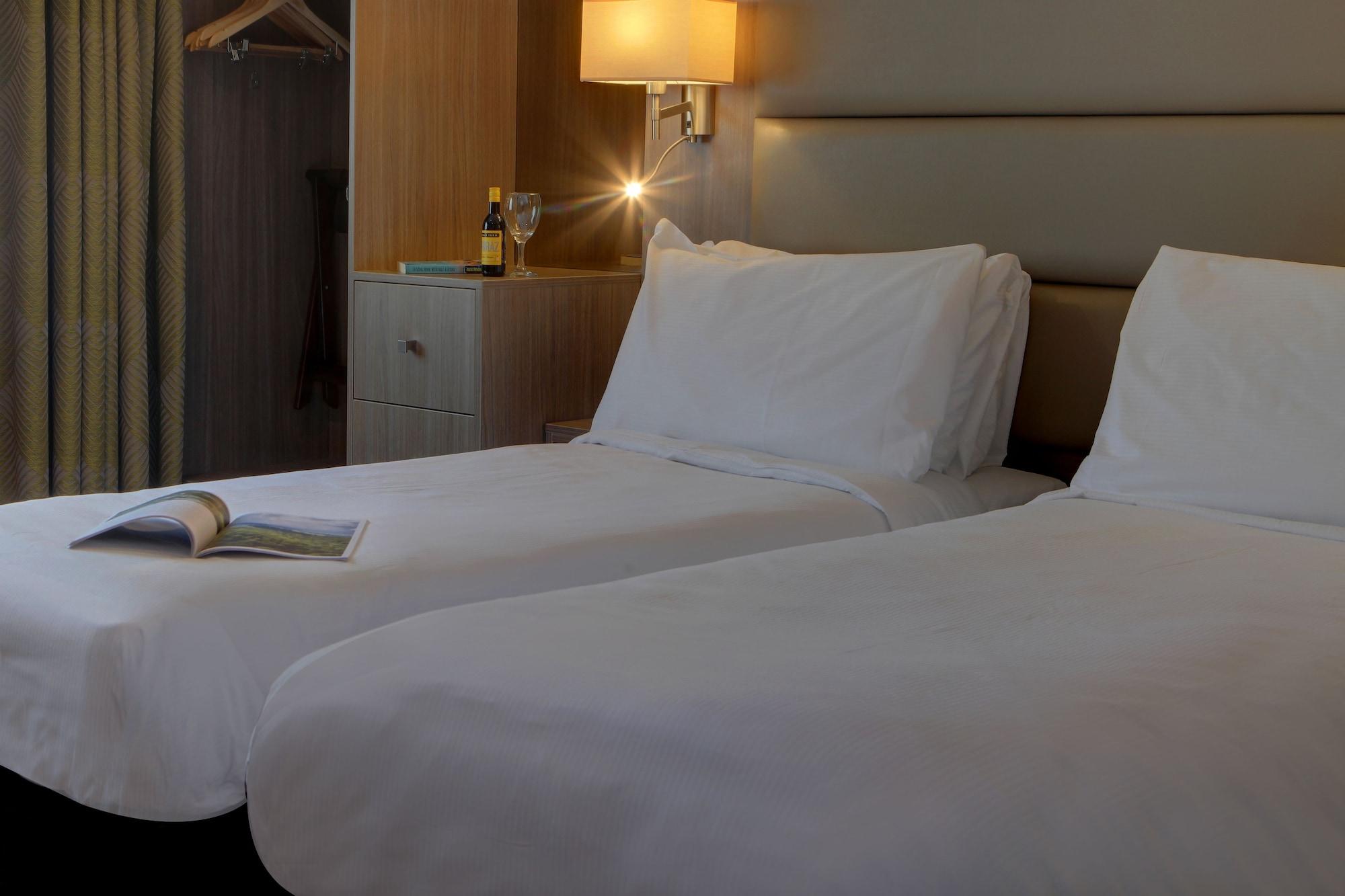 Best Western Pontypool Metro Hotel Екстериор снимка