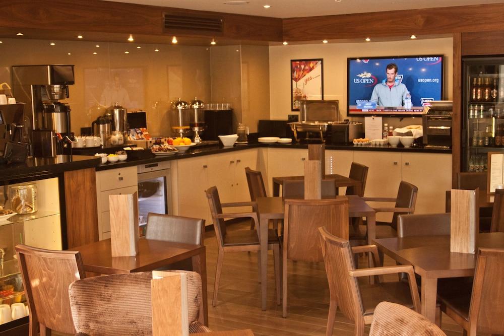 Best Western Pontypool Metro Hotel Екстериор снимка