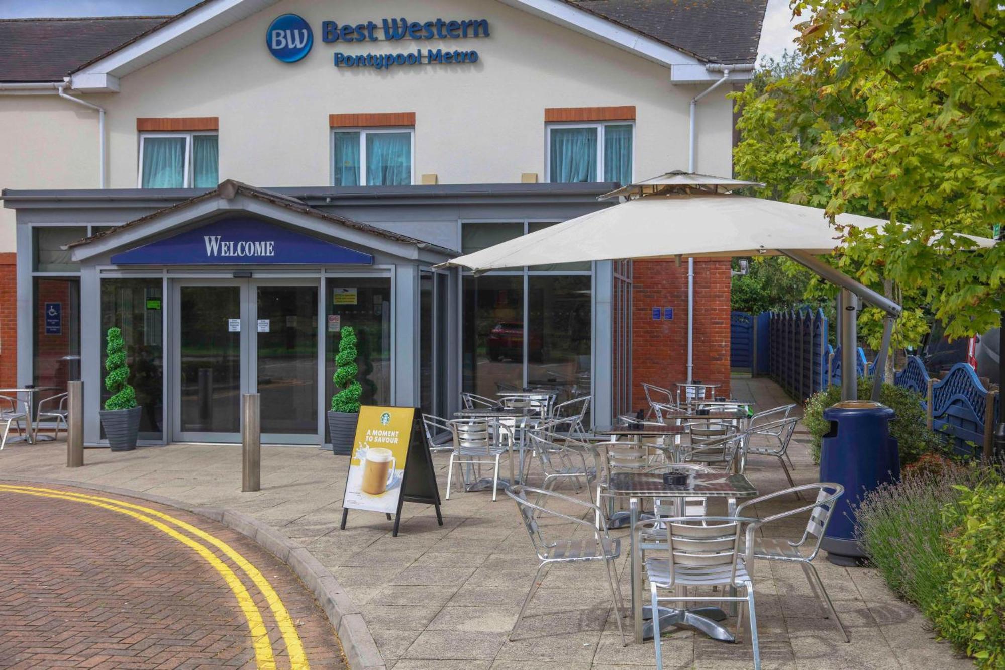 Best Western Pontypool Metro Hotel Екстериор снимка