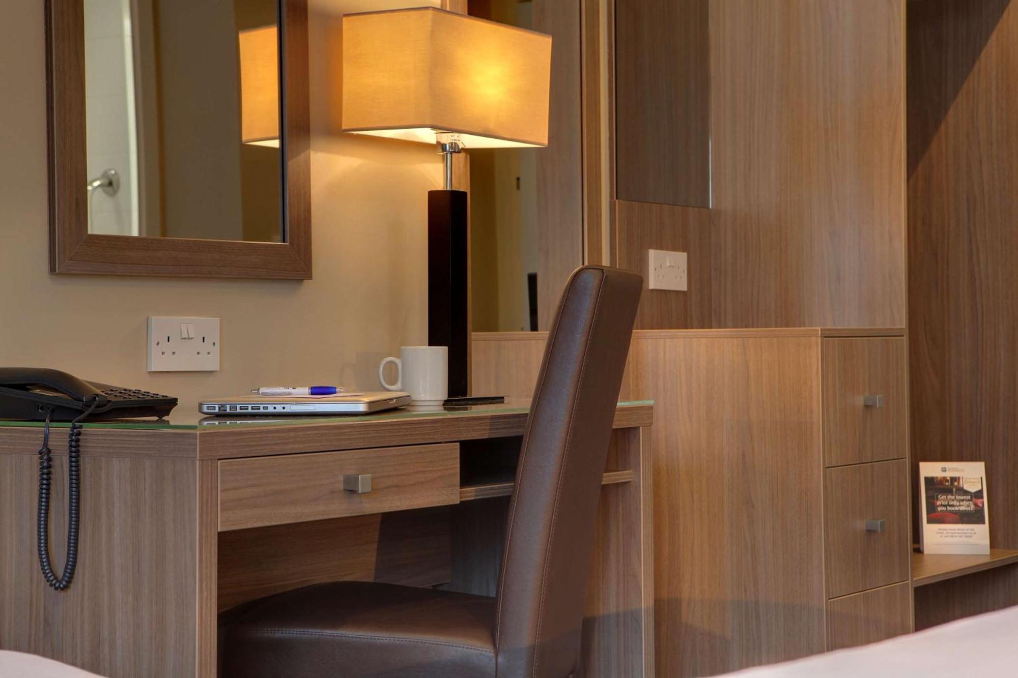 Best Western Pontypool Metro Hotel Екстериор снимка