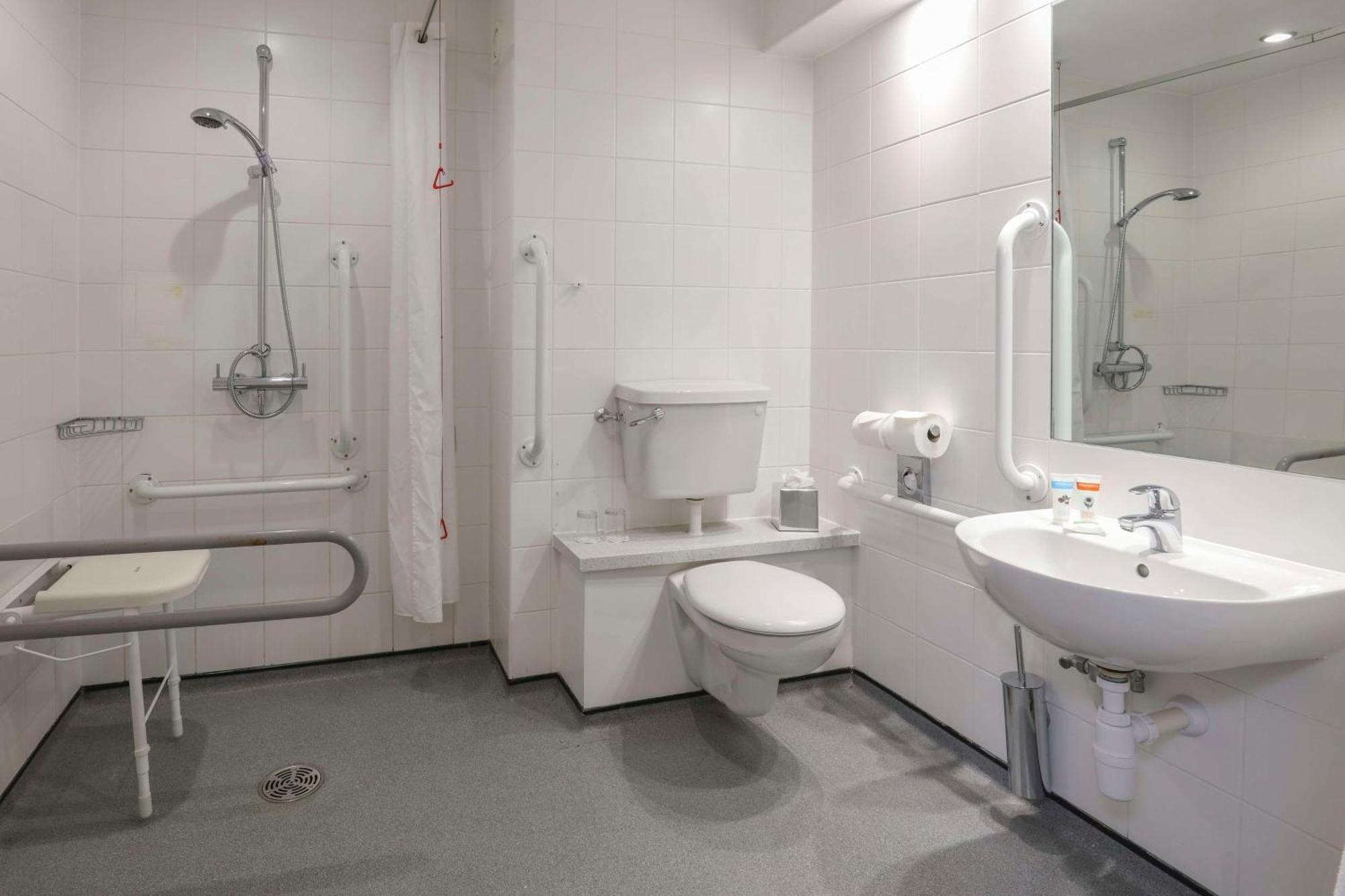 Best Western Pontypool Metro Hotel Екстериор снимка