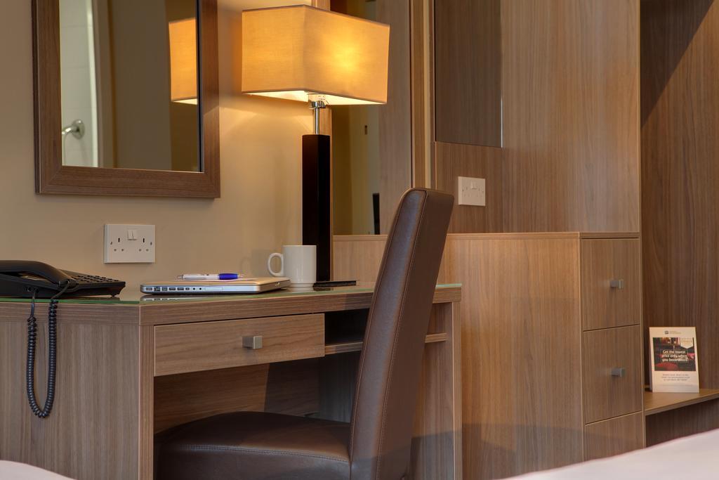 Best Western Pontypool Metro Hotel Екстериор снимка