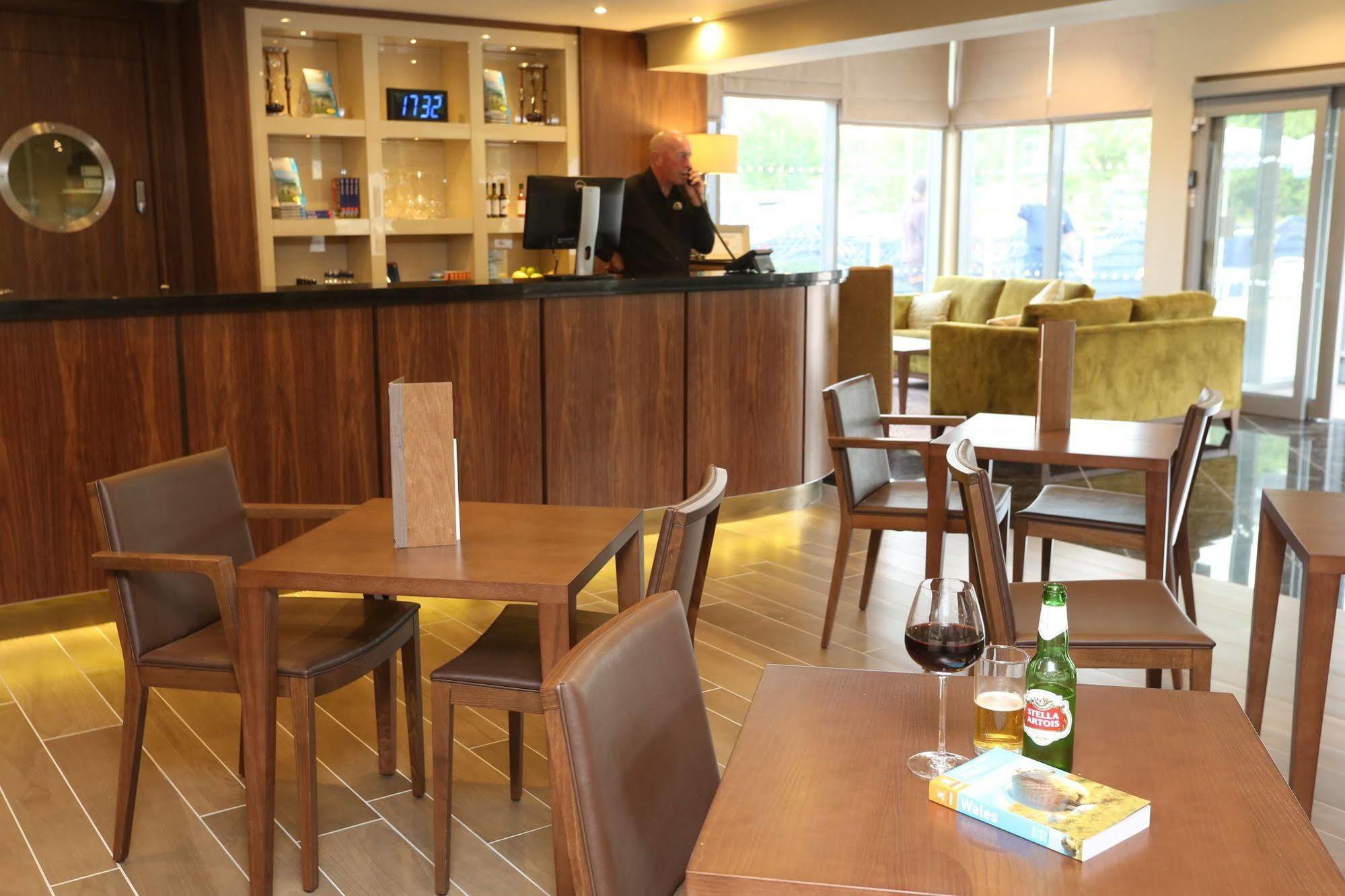 Best Western Pontypool Metro Hotel Екстериор снимка